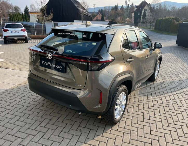 Toyota Yaris Cross SUV / Terénní 1,5 l 68 kw
