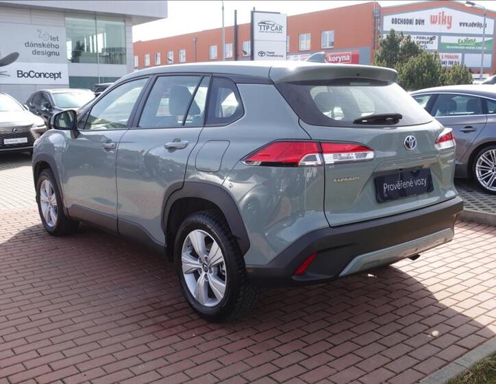 Toyota Corolla Cross 6