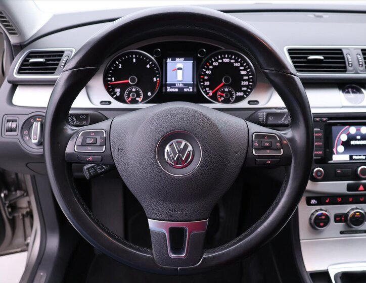 Volkswagen Passat Kombi 1,6 l 77 kw