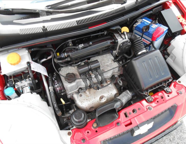 Chevrolet Spark Hatchback 995,0 49 kw