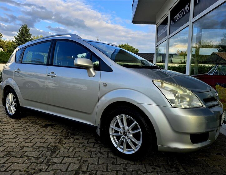 Toyota Corolla Verso 5