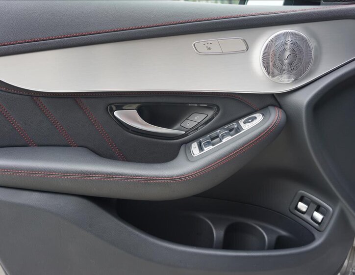 Mercedes-Benz GLC SUV 3,0 l 287 kw