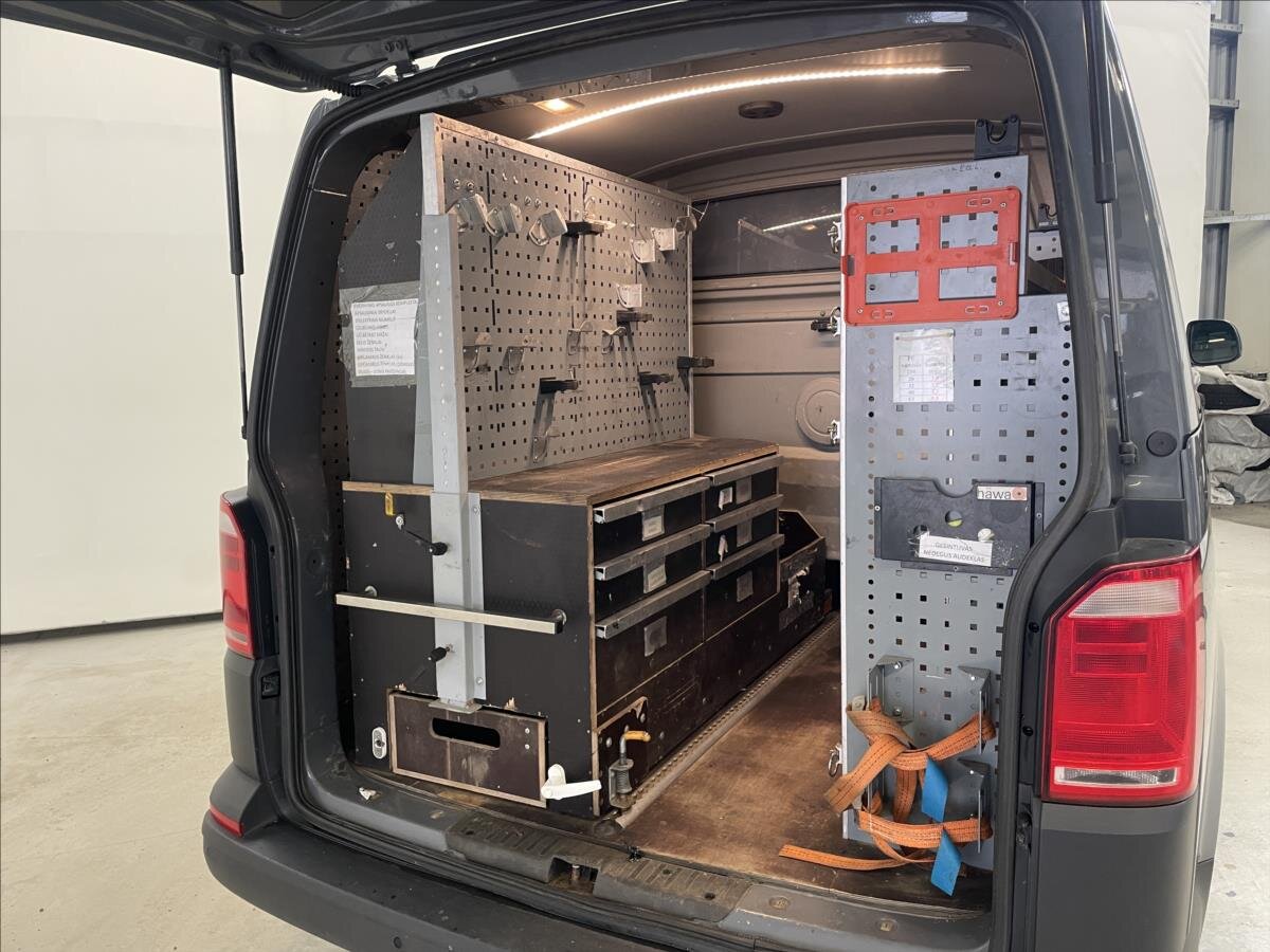 Volkswagen Transporter Kombi 2,0 l 110 kw