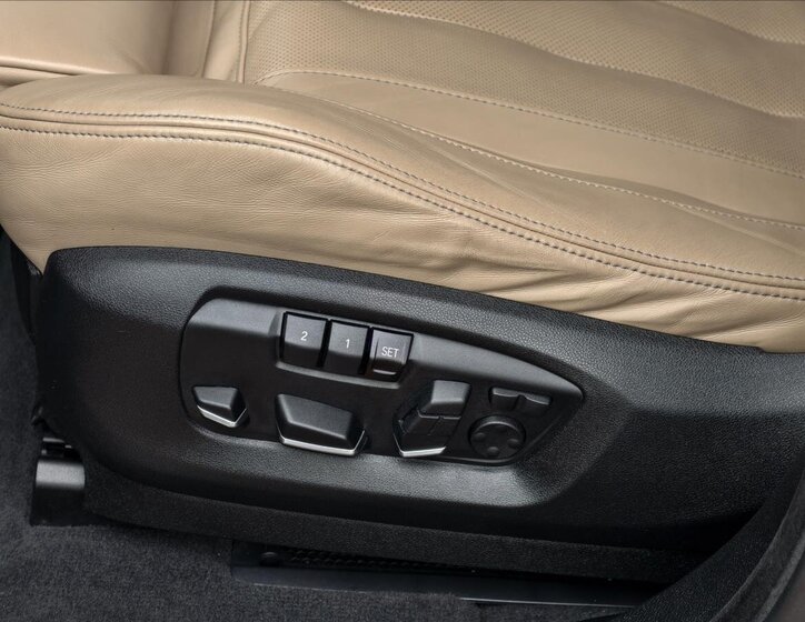 BMW X6 SUV 4,4 l 423 kw