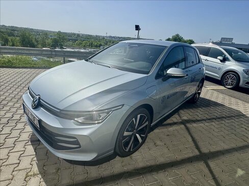 Volkswagen Golf Hatchback 1,5 l 150 kw