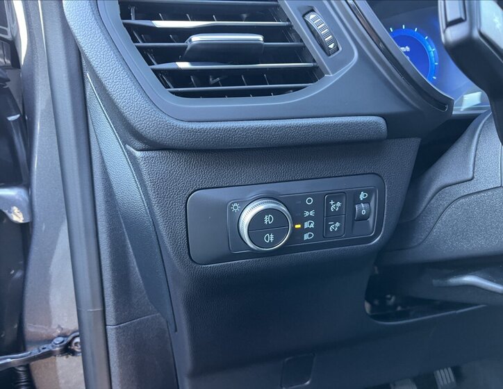 Ford Kuga Kombi 1,5 l 111 kw