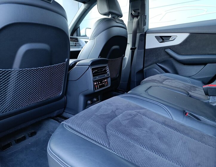 Audi Q8 SUV / Terénní 3,0 l 210 kw