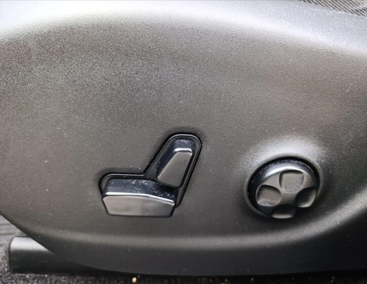 Jeep Cherokee SUV 3,2 l 200 kw