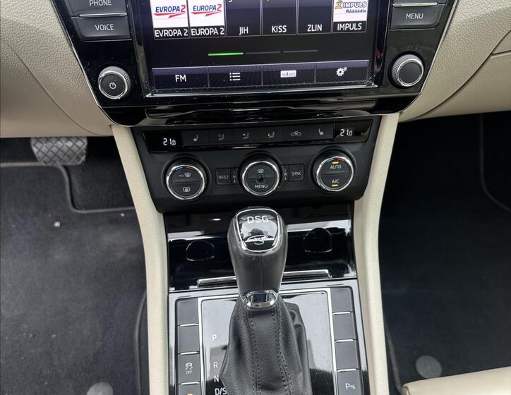 Škoda Superb 9