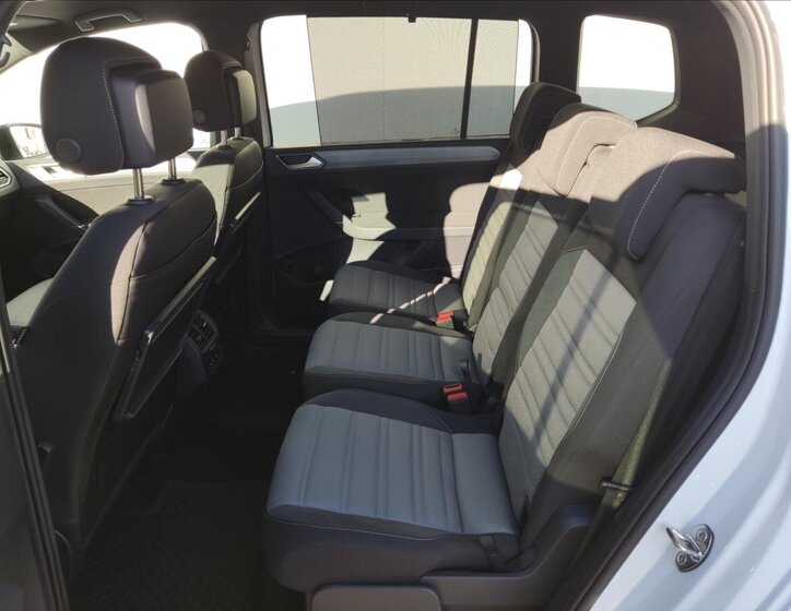 Volkswagen Touran MPV 1,5 l 110 kw