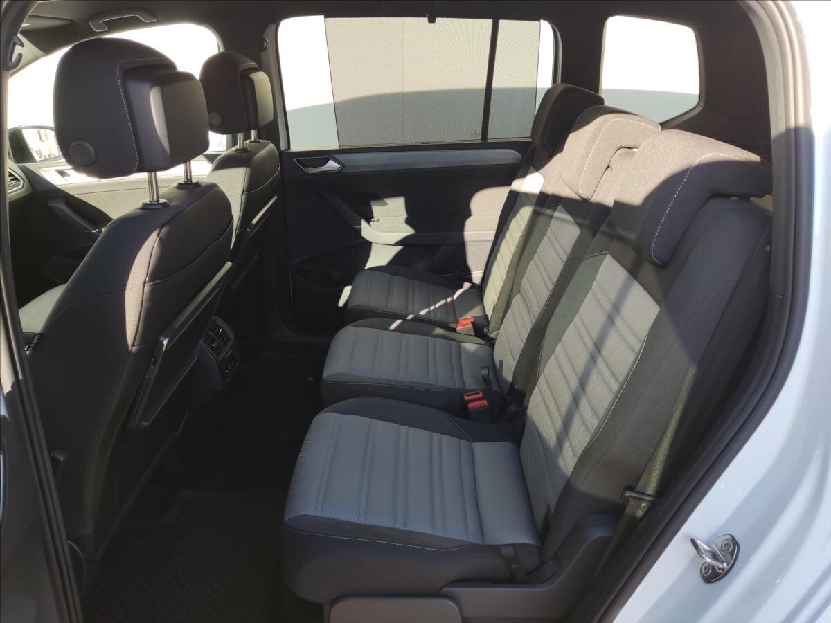 Volkswagen Touran MPV 1,5 l 110 kw