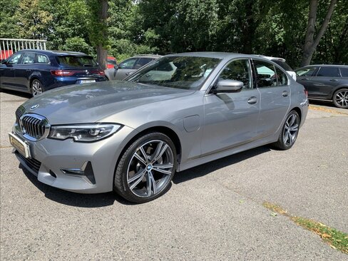 BMW Řada 3 Sedan / Limuzína 2,0 l 135 kw
