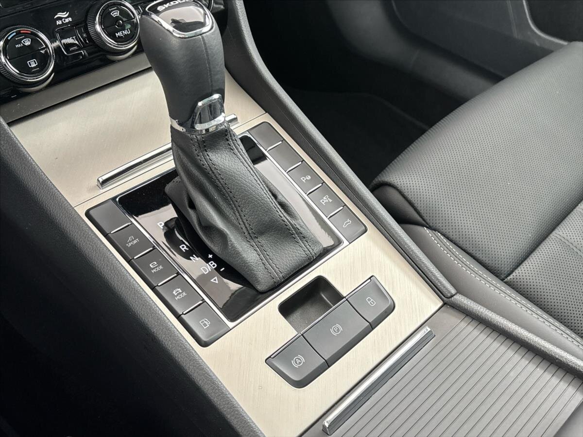 Škoda Superb Liftback 1,4 l 160 kw