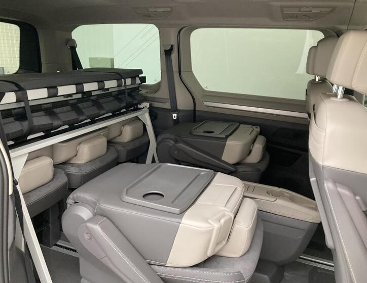 Volkswagen Multivan 13