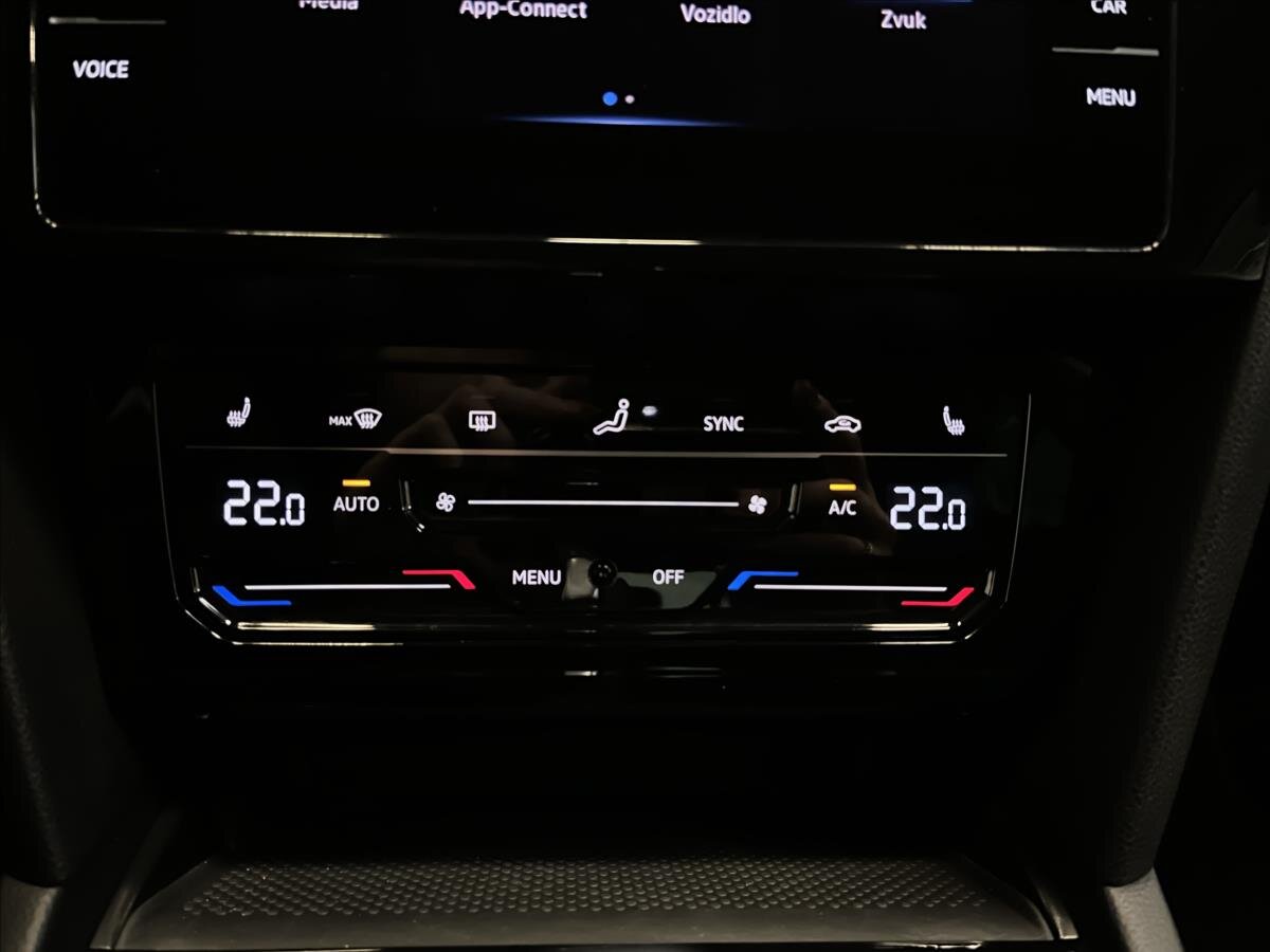 Volkswagen Passat Sedan 1,5 l 110 kw