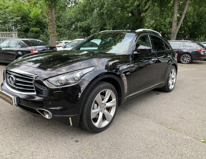 Infiniti QX70 1