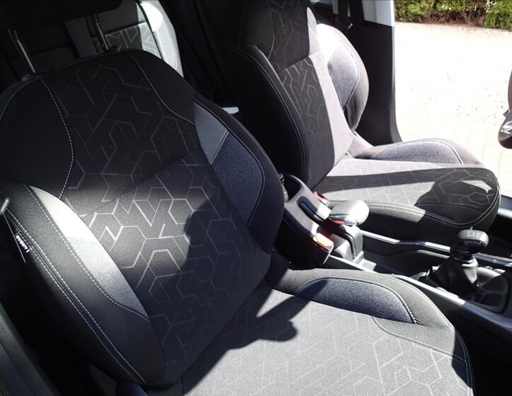 Peugeot 2008 Kombi 1,2 l 61 kw