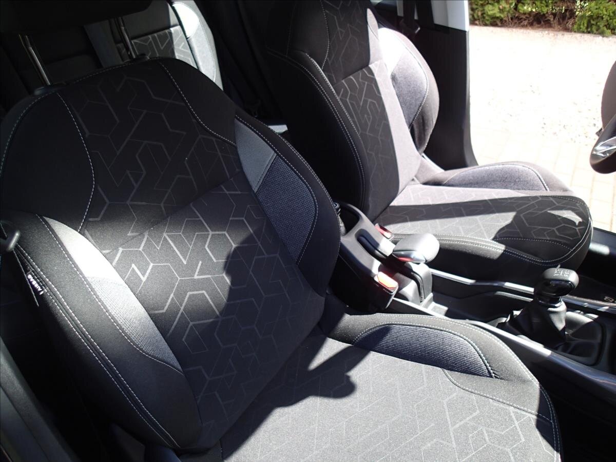 Peugeot 2008 Kombi 1,2 l 61 kw