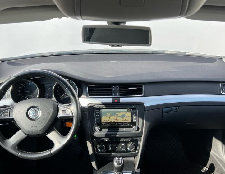 Škoda Superb Kombi 2,0 l 103 kw