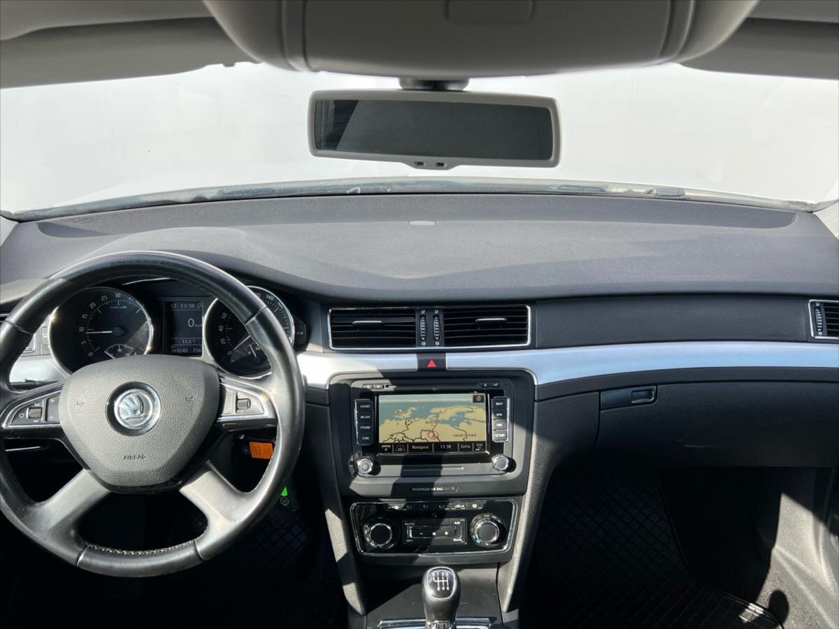 Škoda Superb Kombi 2,0 l 103 kw