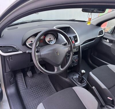 Peugeot 207 12