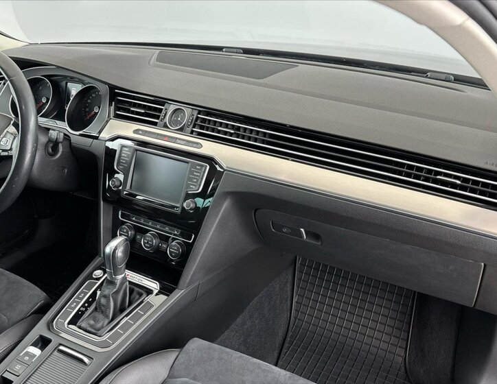 Volkswagen Passat Sedan / Limuzína 2,0 l 140 kw