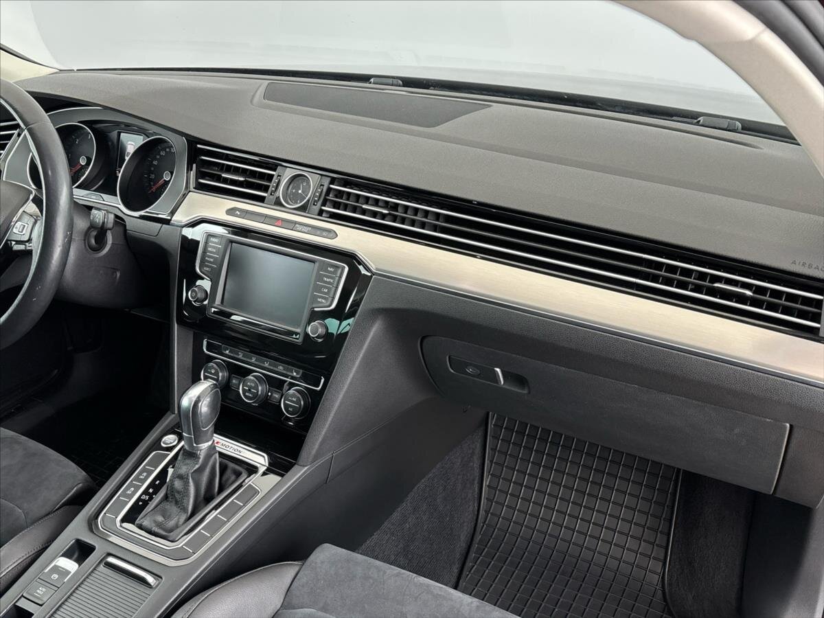Volkswagen Passat Sedan / Limuzína 2,0 l 140 kw