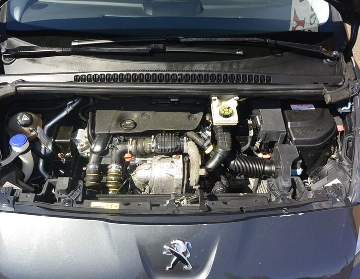 Peugeot 5008 MPV 1,6 l 88 kw