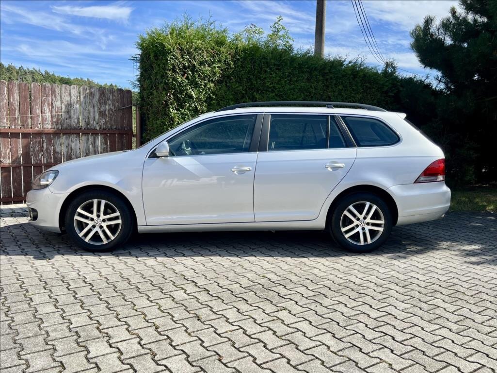 Volkswagen Golf Kombi 1,6 l 77 kw