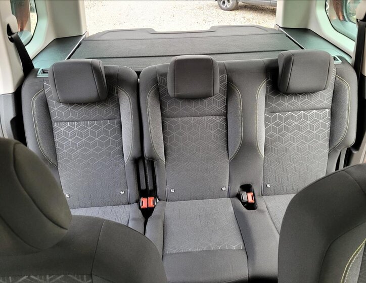 Peugeot Rifter MPV 1,5 l 75 kw