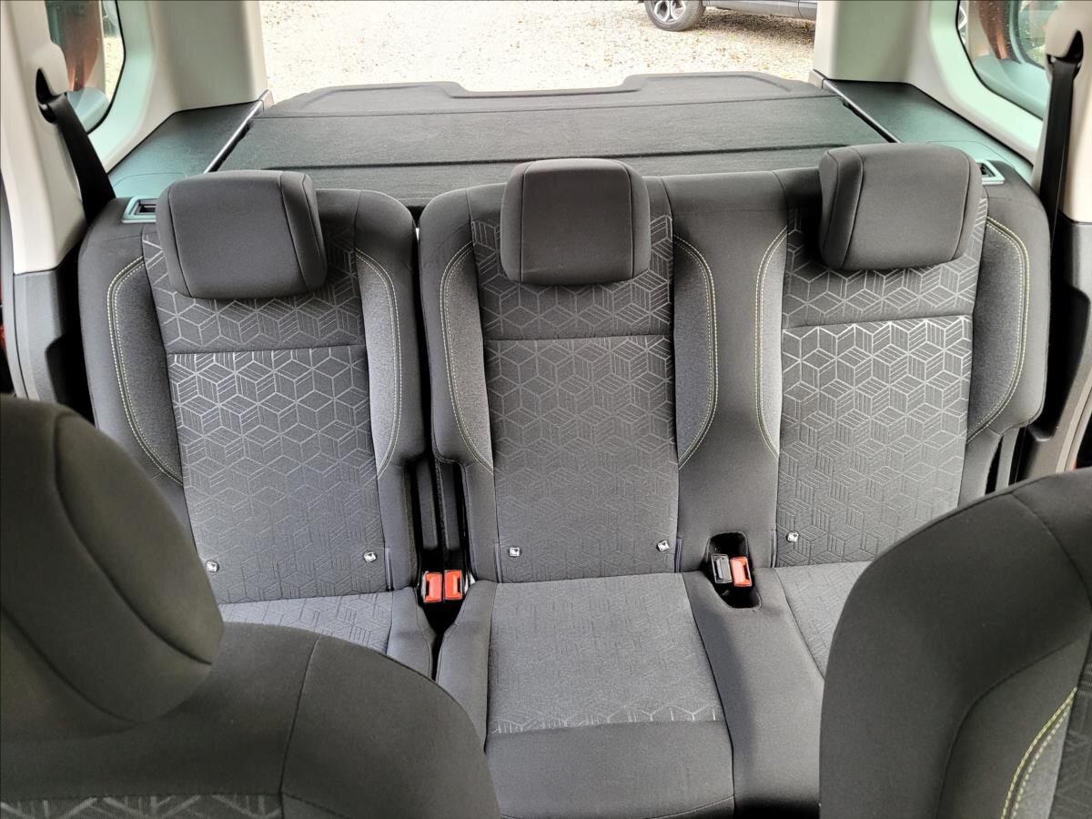 Peugeot Rifter MPV 1,5 l 75 kw