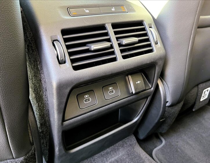 Land Rover Discovery Sport SUV / Terénní 2,0 l 120 kw