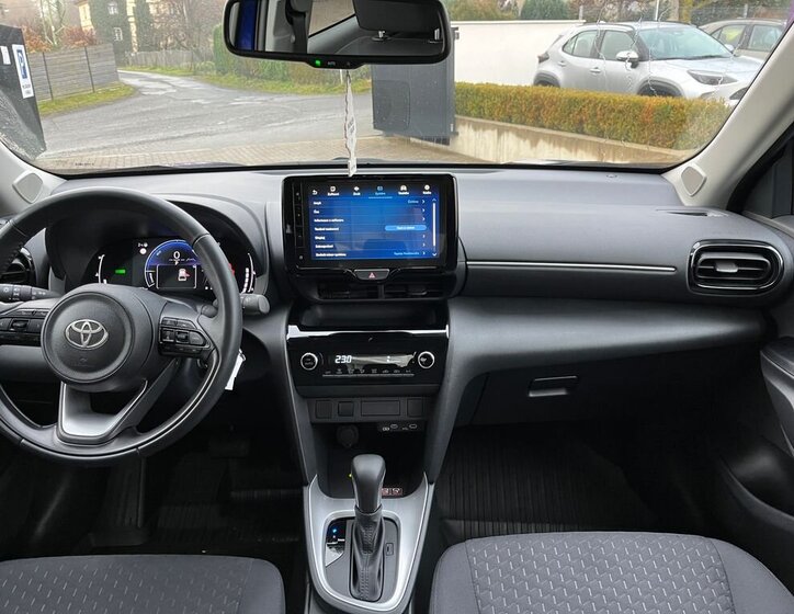 Toyota Yaris Cross 18