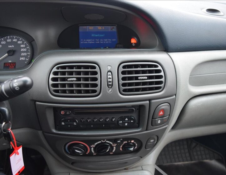 Renault Scénic Kombi 1,9 l 72 kw