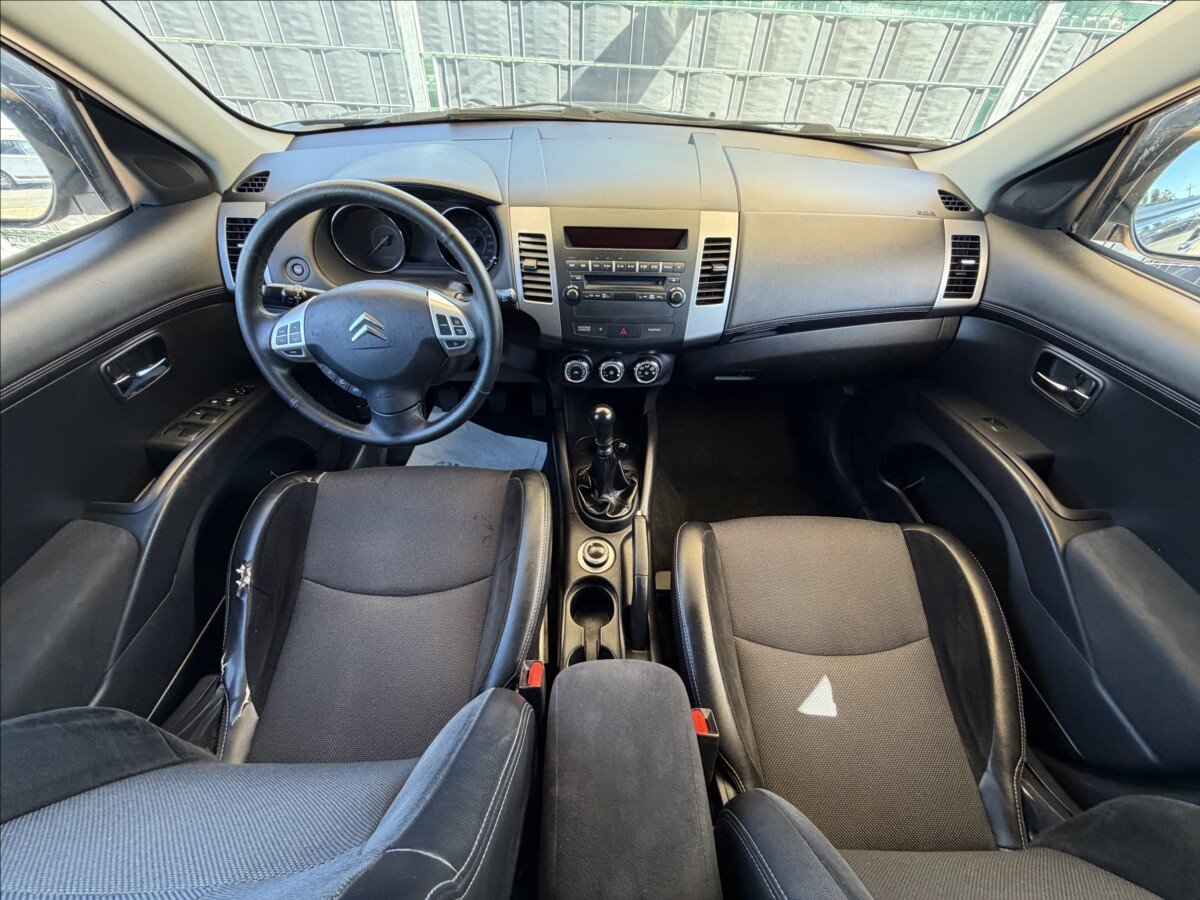 Citroën C-Crosser SUV / Terénní 2,2 l 115 kw