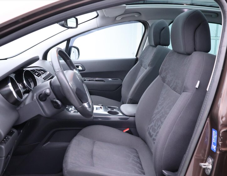 Peugeot 3008 MPV 2,0 l 120 kw