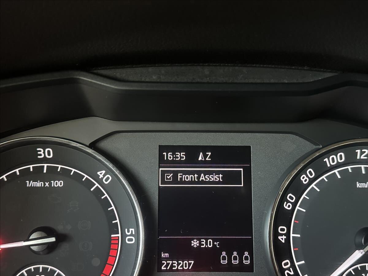 Škoda Superb Kombi 2,0 l 110 kw