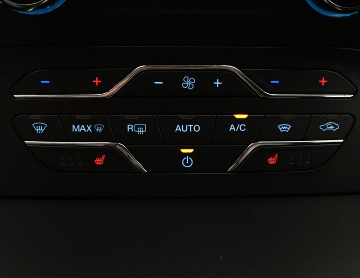 Ford S-MAX MPV 2,0 l 140 kw