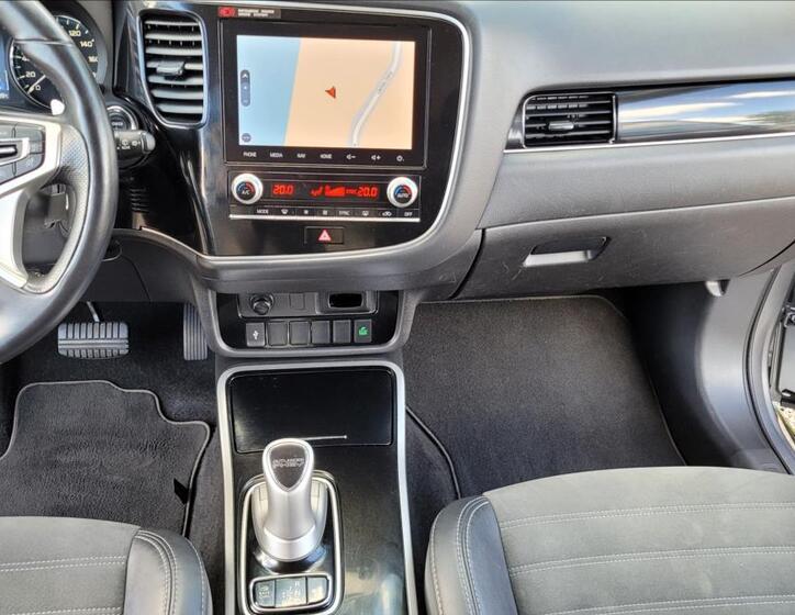 Mitsubishi Outlander 33