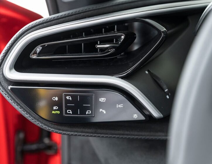 Ferrari Ostatní Kupé 3,0 l 610 kw