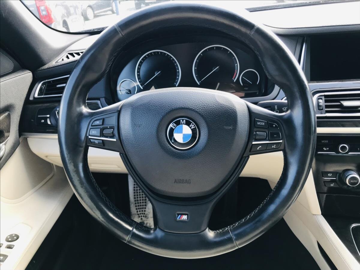 BMW Řada 7 Sedan / Limuzína 3,0 l 190 kw