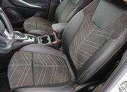 Opel Grandland SUV / Terénní 1,6 l 147 kw