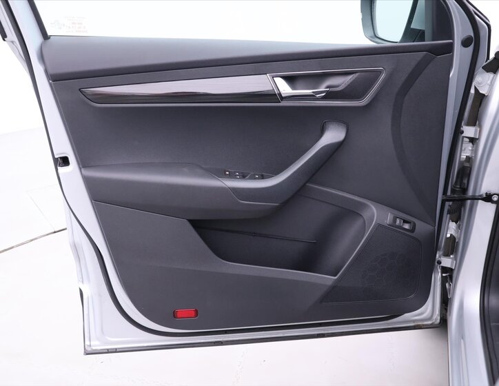 Škoda Karoq SUV 1,5 l 110 kw