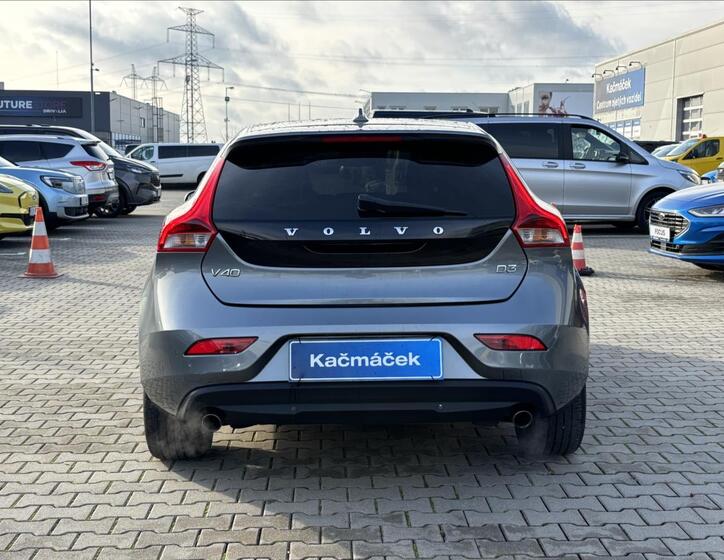 Volvo V40 4