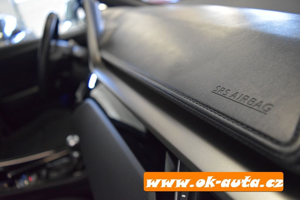 Toyota C-HR Hatchback 1,8 l 0