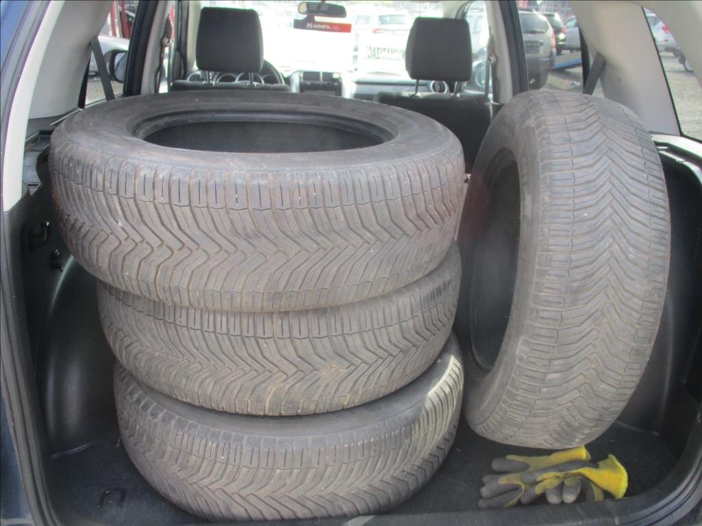 Suzuki Grand Vitara SUV / Terénní 2,4 l 124 kw