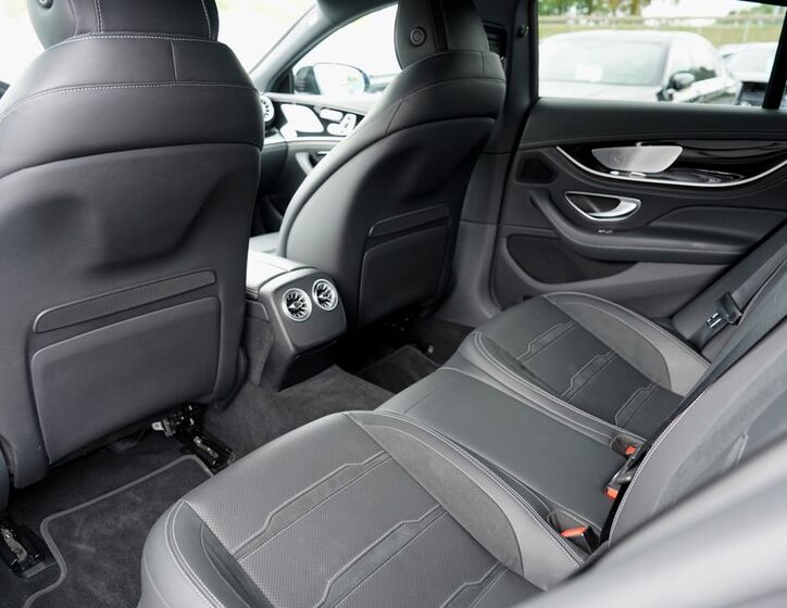 Mercedes-Benz AMG GT 33