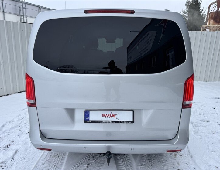 Mercedes-Benz Třídy V 13