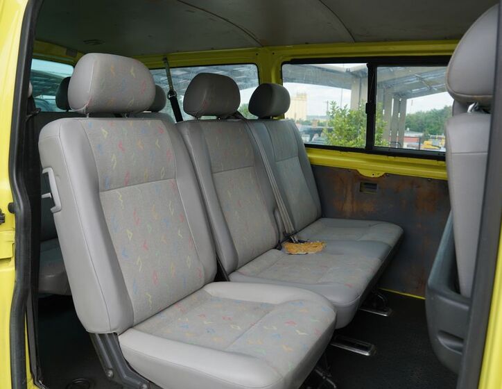 Volkswagen Caravelle 16