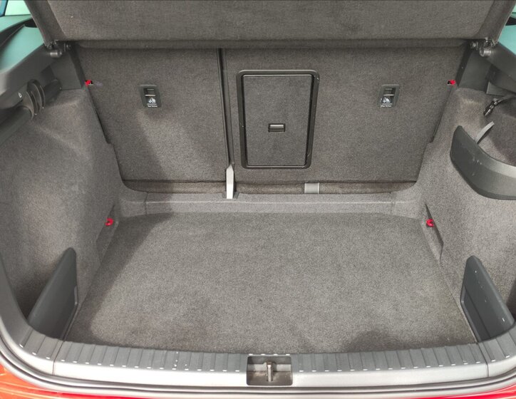 Škoda Karoq SUV / Terénní 2,0 l 85 kw